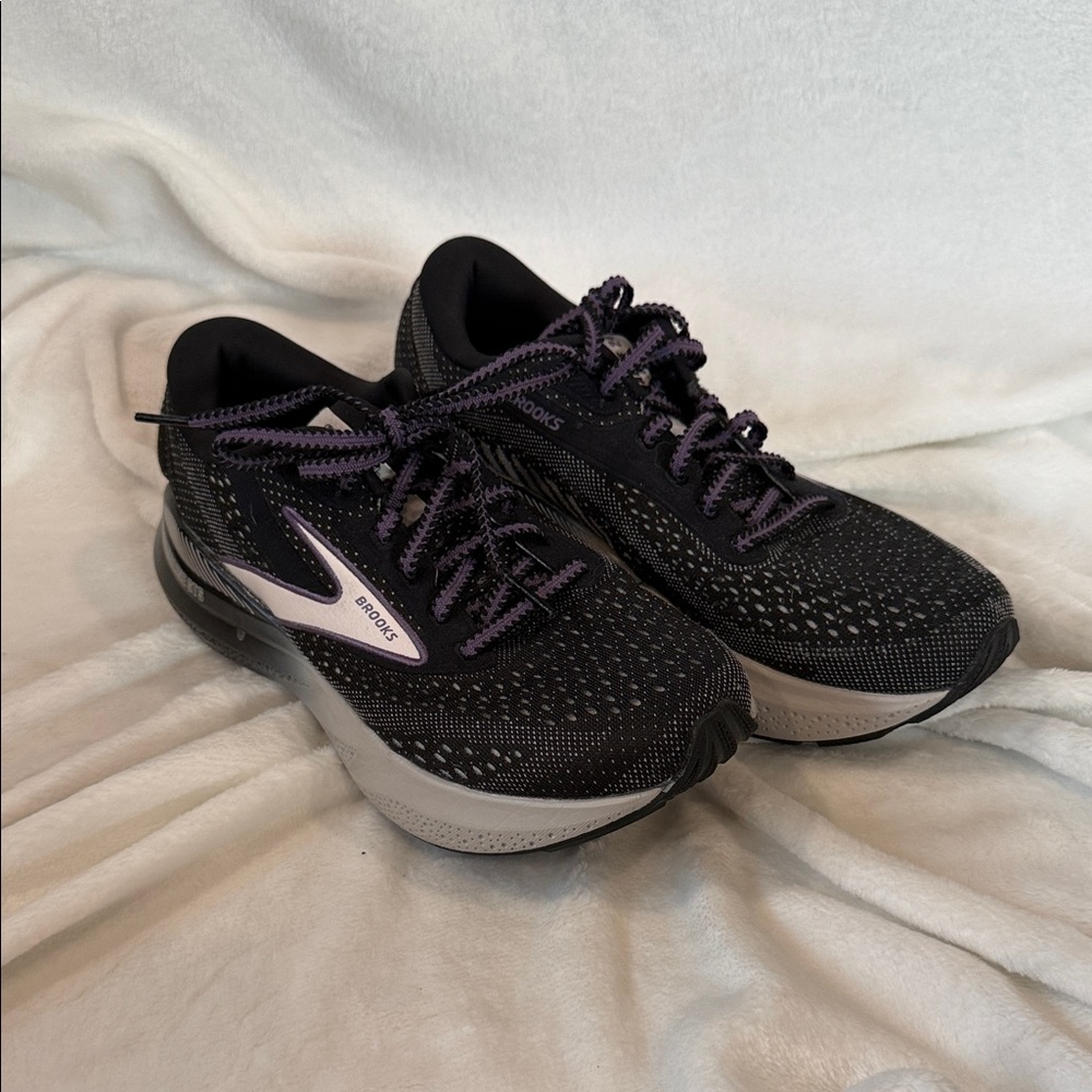Brooks Women’s Black & Lavender Athletic Running Shoes Adrenaline GTS